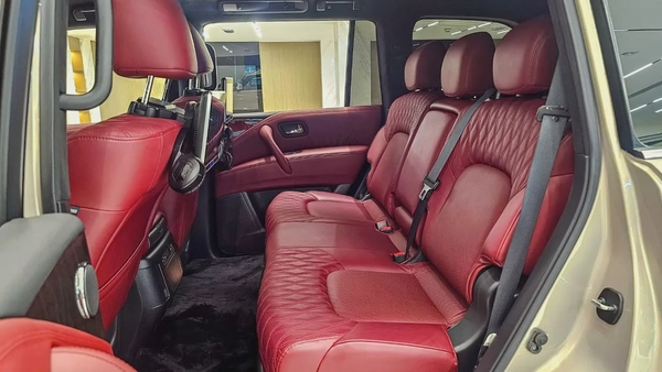 NISSAN - PATROL - LE PLATINUM - V 8 - 2022 MODEL - GCC SPECS - V 8 - 58,000KM - GOLD COLOR