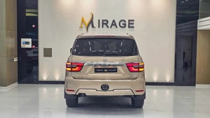 NISSAN - PATROL - LE PLATINUM - V 8 - 2022 MODEL - GCC SPECS - V 8 - 58,000KM - GOLD COLOR