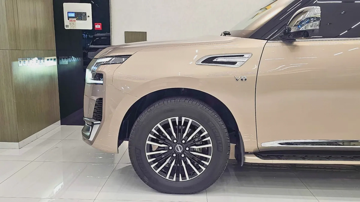 NISSAN - PATROL - LE PLATINUM - V 8 - 2022 MODEL - GCC SPECS - V 8 - 58,000KM - GOLD COLOR-18-18