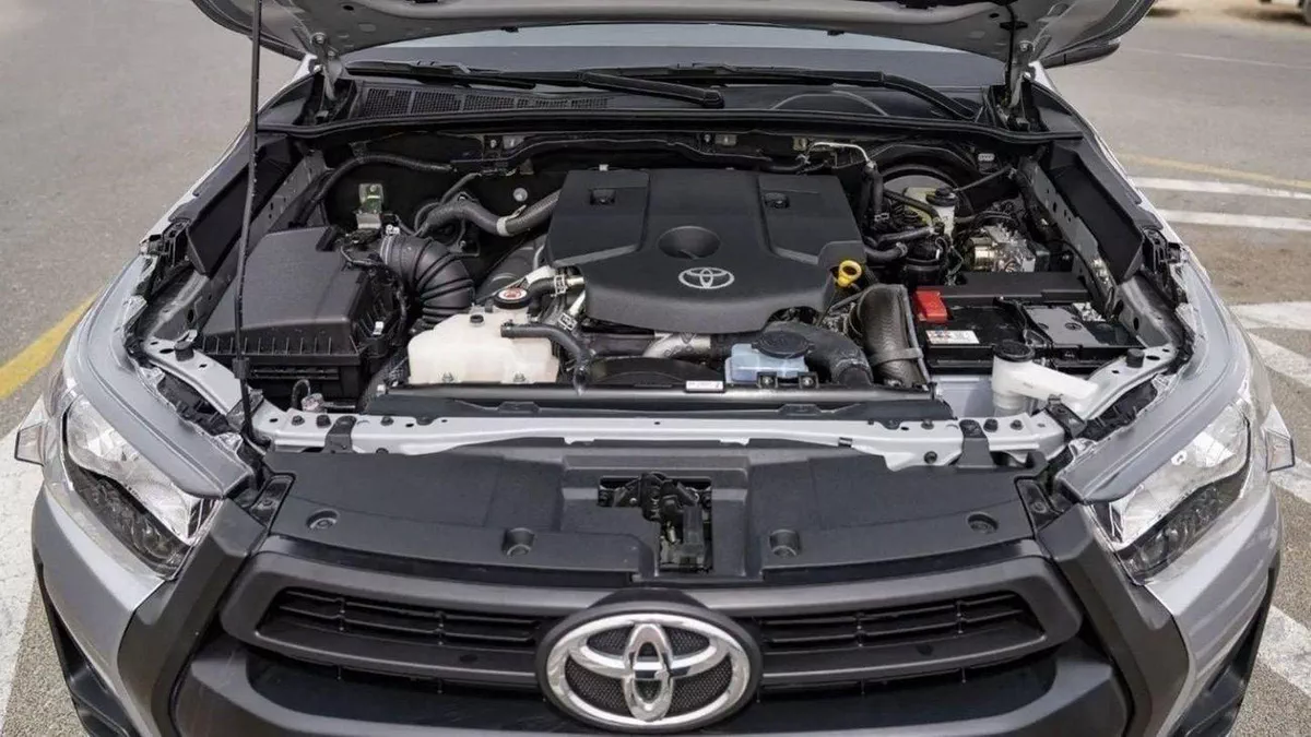 Toyota Hilux DLX Toyota hilux 2.4L diesel mid option p.w MY24 for export only-9-0