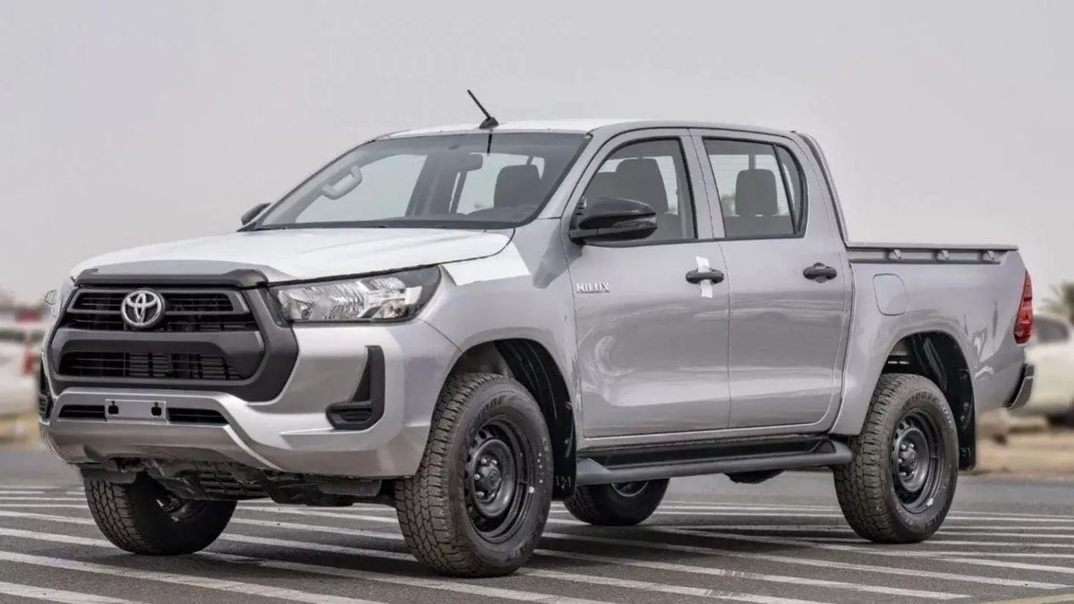 Toyota Hilux DLX Toyota hilux 2.4L diesel mid option p.w MY24 for export only