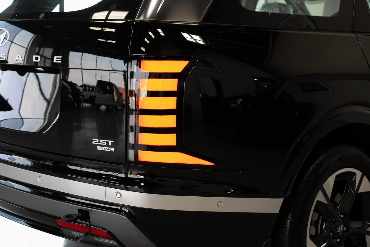 Hyundai Palisade Limited-1-1