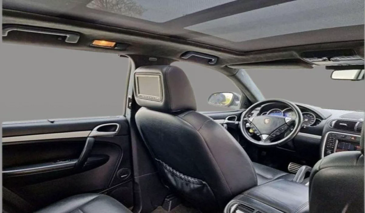 Porsche Cayenne TURBO S 4.8L-8CYL - FULL OPTION EXCELLENT CONDITION-7-0
