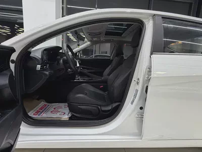2025 Hyundai Elantra Premium Chinese Specs Clean title-9