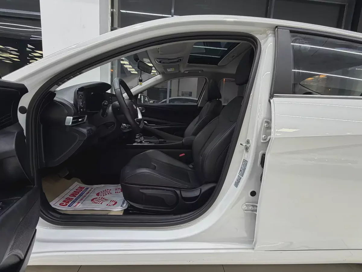 2025 Hyundai Elantra Premium Chinese Specs Clean title-9-9