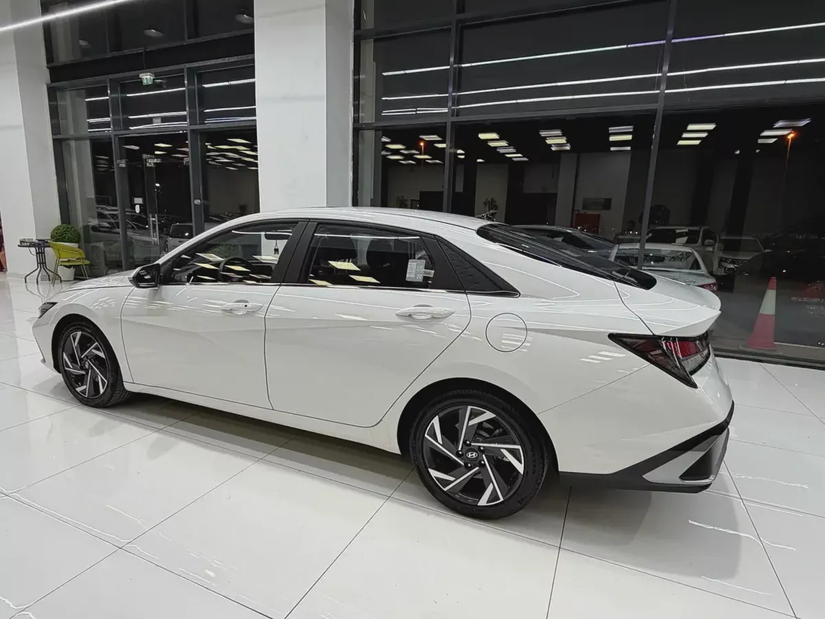 2025 Hyundai Elantra Premium Chinese Specs Clean title-6-6