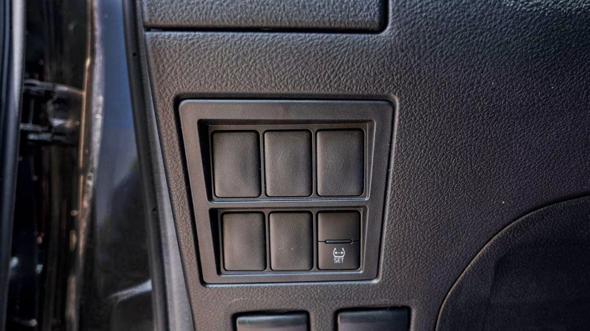 Toyota Hilux SGLX Toyota Hilux Toyota Hilux 2.4L Diesel AT 4x4 Full Option 2025-20-0