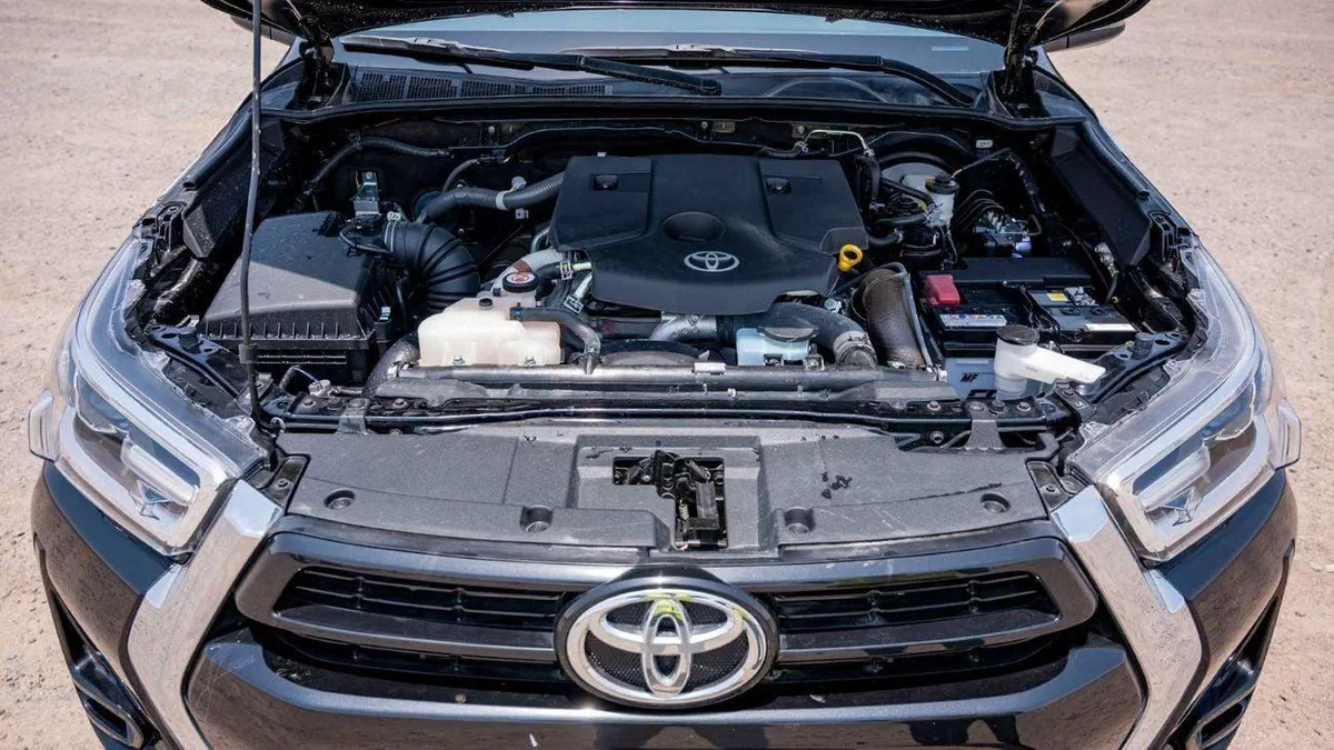 Toyota Hilux SGLX Toyota Hilux Toyota Hilux 2.4L Diesel AT 4x4 Full Option 2025-3-0