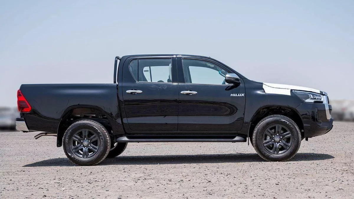 Toyota Hilux SGLX Toyota Hilux Toyota Hilux 2.4L Diesel AT 4x4 Full Option 2025-6-0
