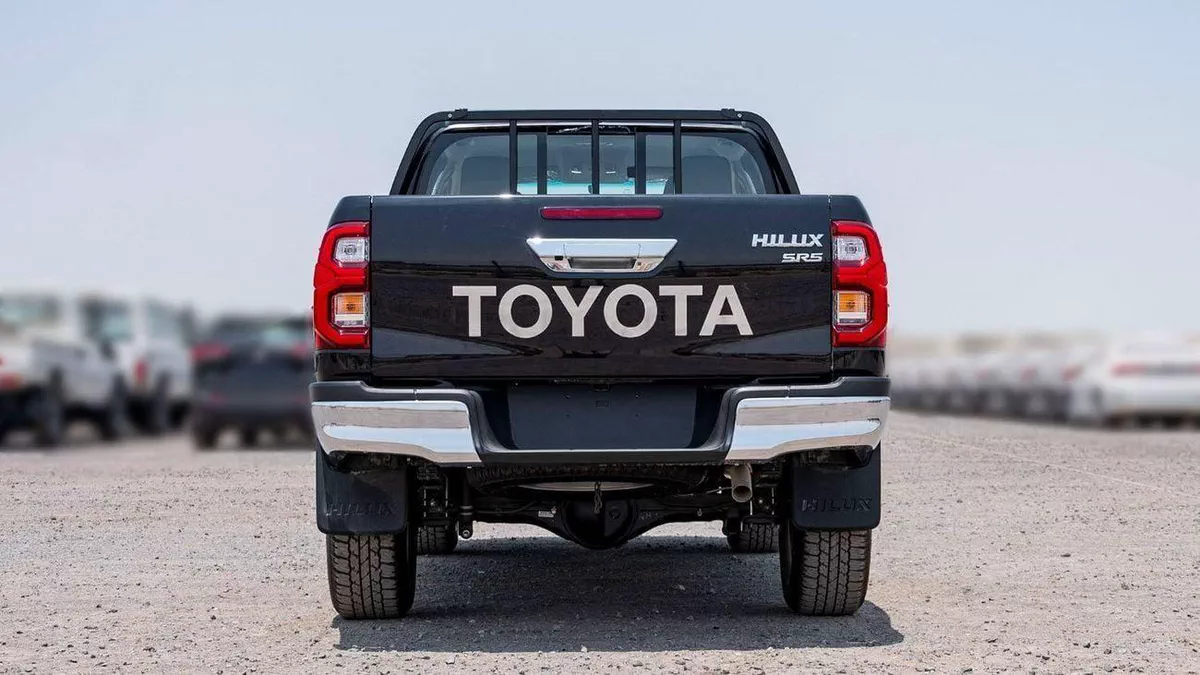 Toyota Hilux SGLX Toyota Hilux Toyota Hilux 2.4L Diesel AT 4x4 Full Option 2025-8-0