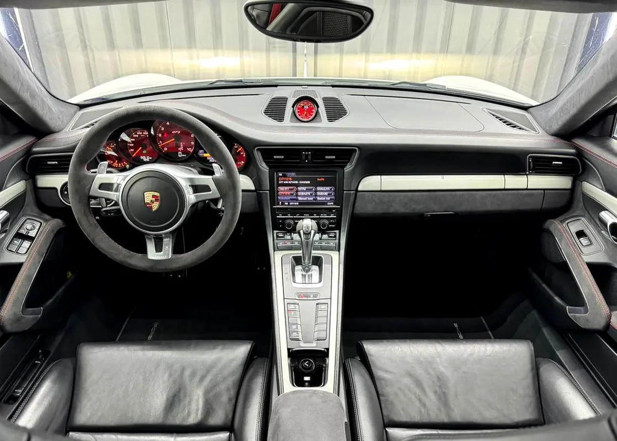 Porsche 911 GT3 | GCC | Ali E Sons Warranty 2028 | Full Service History-11-11