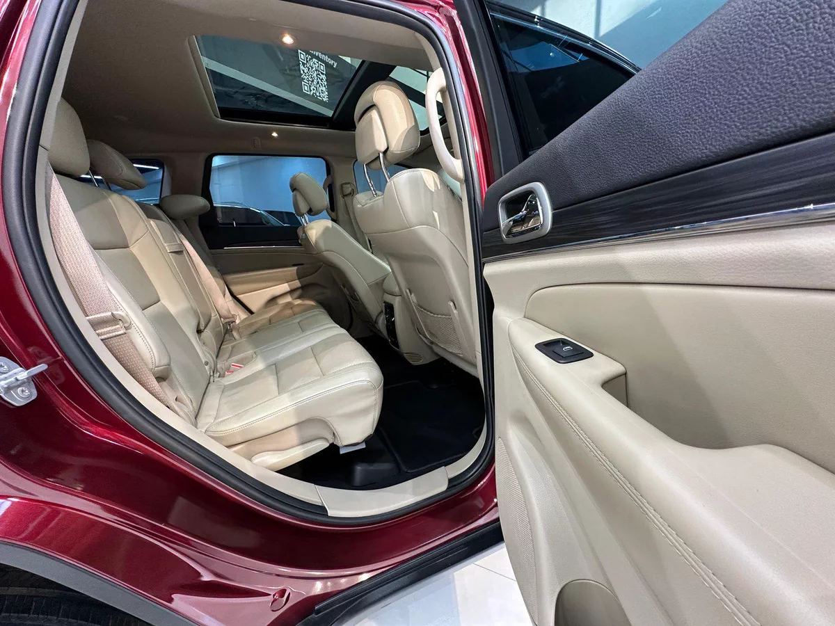 2019 Jeep Grand Cherokee Limited 3.6L V6 // EMI Starting from 1,350 AED-4-4
