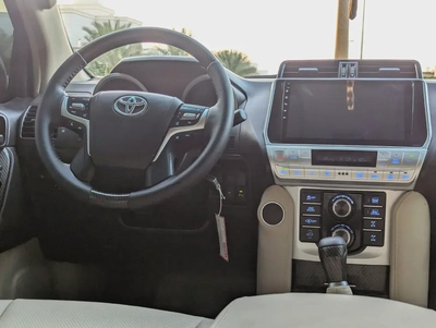 TOYOTA PRADO 2012 FACELIFTED 2023 WITH INTERIOR AND EXTERIOR GCC V4 2.7L IN EXCELLENT CONDITION-4
