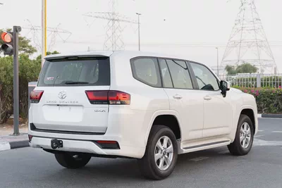 LAND CRUISER GXR | LC300 | 2026 | GCC | 4WD | V6 3.5L | 1 electric chair | Petrol | 7 seat |-3