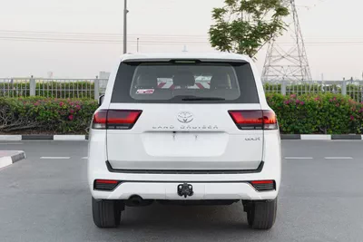 LAND CRUISER GXR | LC300 | 2026 | GCC | 4WD | V6 3.5L | 1 electric chair | Petrol | 7 seat |-4