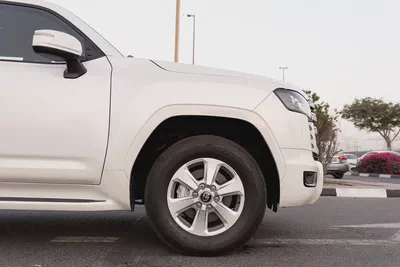 LAND CRUISER GXR | LC300 | 2026 | GCC | 4WD | V6 3.5L | 1 electric chair | Petrol | 7 seat |-7