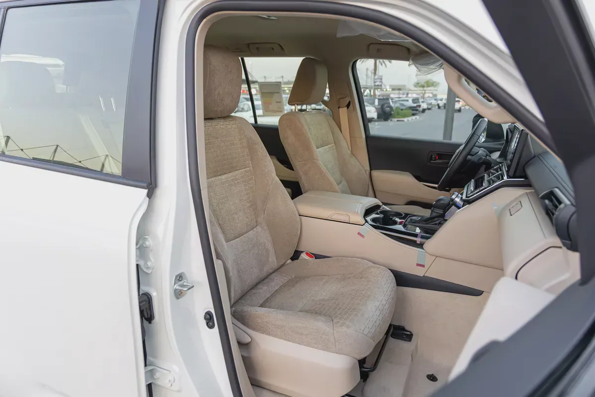 LAND CRUISER GXR | LC300 | 2026 | GCC | 4WD | V6 3.5L | 1 electric chair | Petrol | 7 seat |-15-15