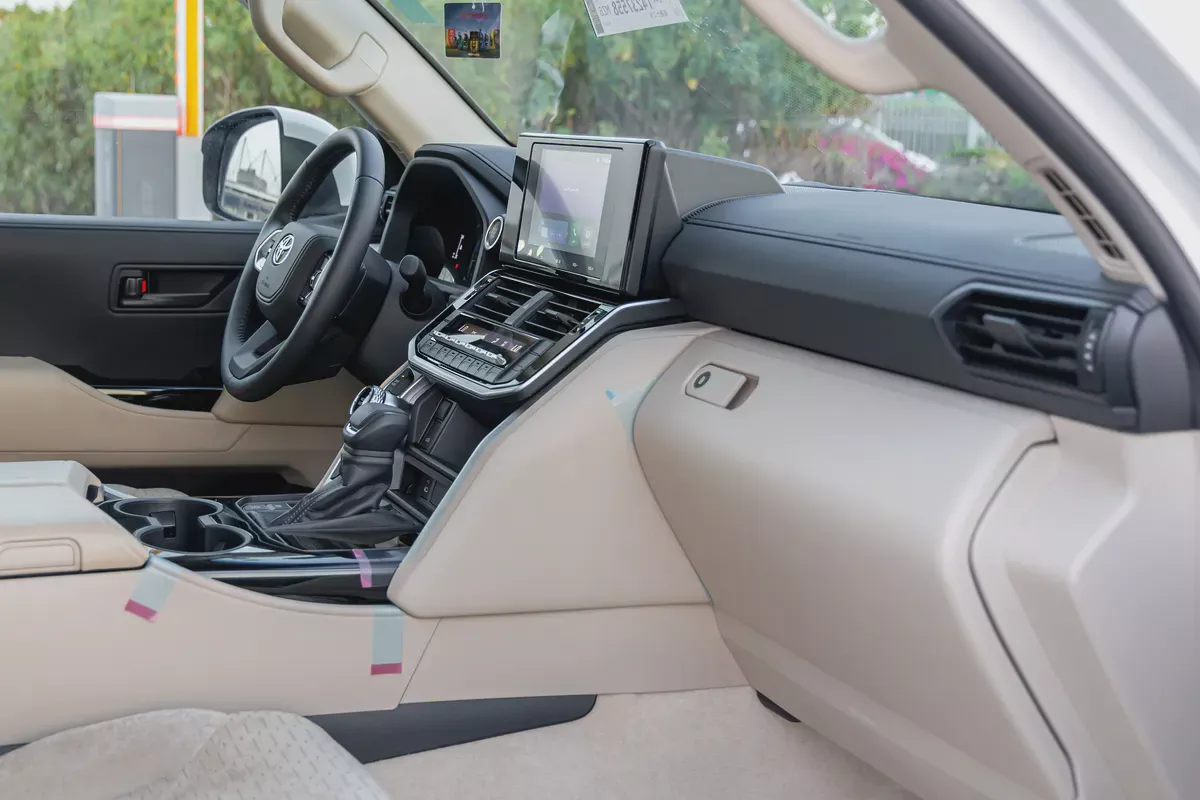 LAND CRUISER GXR | LC300 | 2026 | GCC | 4WD | V6 3.5L | 1 electric chair | Petrol | 7 seat |-16-16