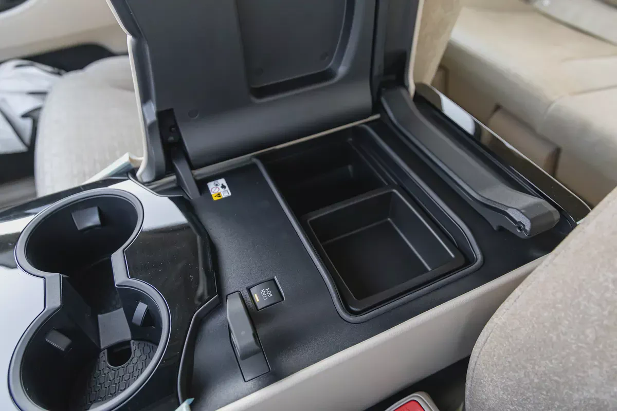 LAND CRUISER GXR | LC300 | 2026 | GCC | 4WD | V6 3.5L | 1 electric chair | Petrol | 7 seat |-18-18