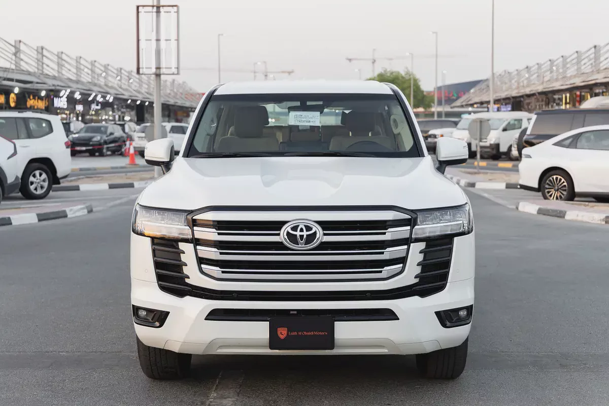 LAND CRUISER GXR | LC300 | 2026 | GCC | 4WD | V6 3.5L | 1 electric chair | Petrol | 7 seat |-1-1
