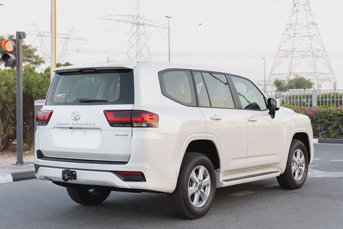 LAND CRUISER GXR | LC300 | 2026 | GCC | 4WD | V6 3.5L | 1 electric chair | Petrol | 7 seat |-3-3