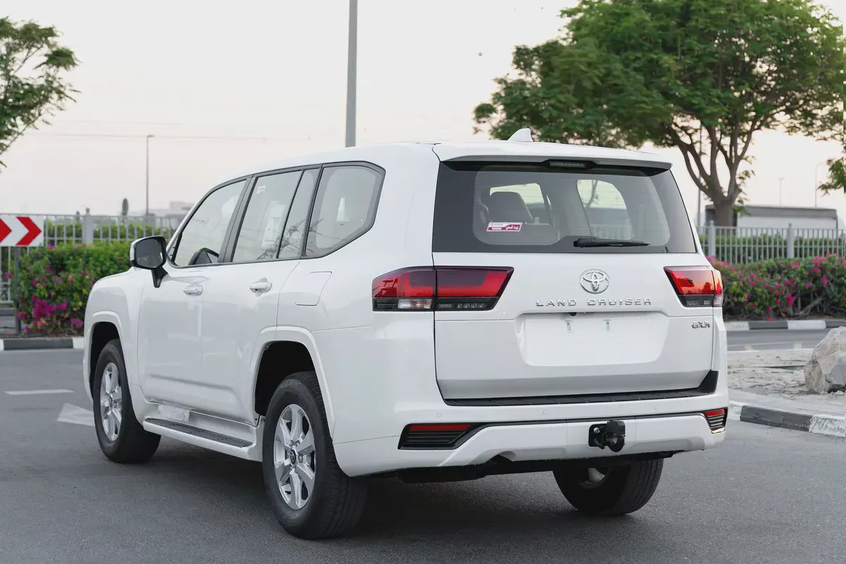 LAND CRUISER GXR | LC300 | 2026 | GCC | 4WD | V6 3.5L | 1 electric chair | Petrol | 7 seat |-5-5