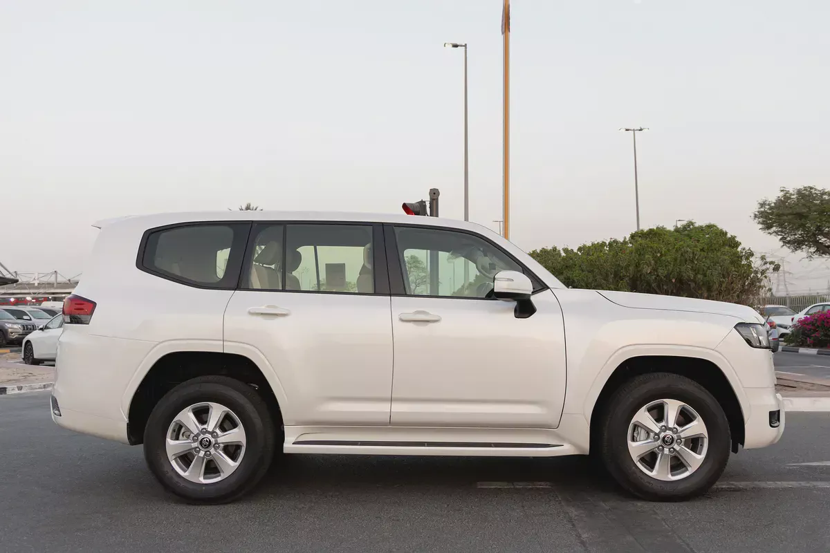 LAND CRUISER GXR | LC300 | 2026 | GCC | 4WD | V6 3.5L | 1 electric chair | Petrol | 7 seat |-6-6