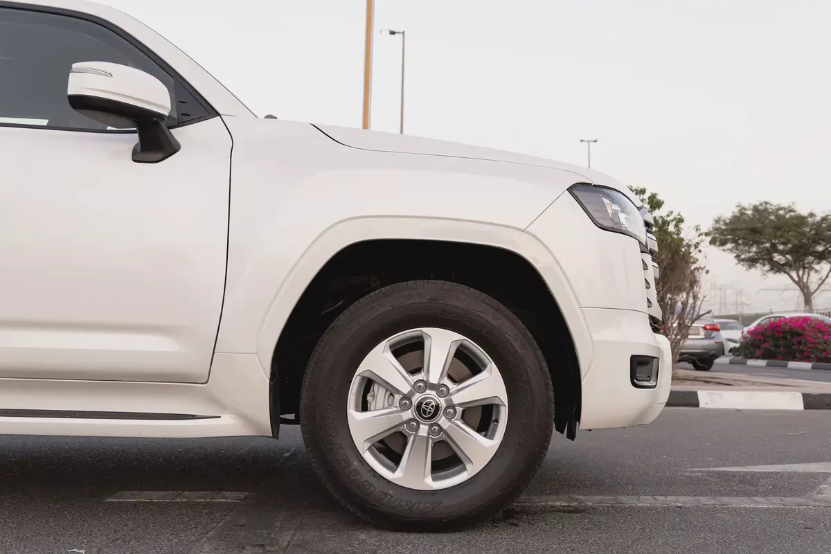 LAND CRUISER GXR | LC300 | 2026 | GCC | 4WD | V6 3.5L | 1 electric chair | Petrol | 7 seat |-7-7