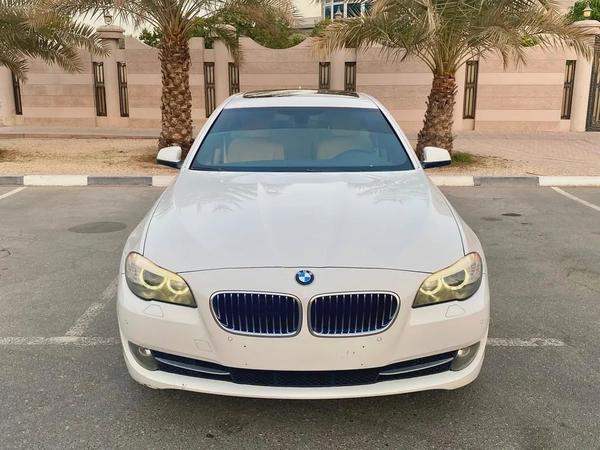 2013 BMW 530i ||FULL OPTION || 6 cylinder|| accident free|| original paint ||GCC SPECS