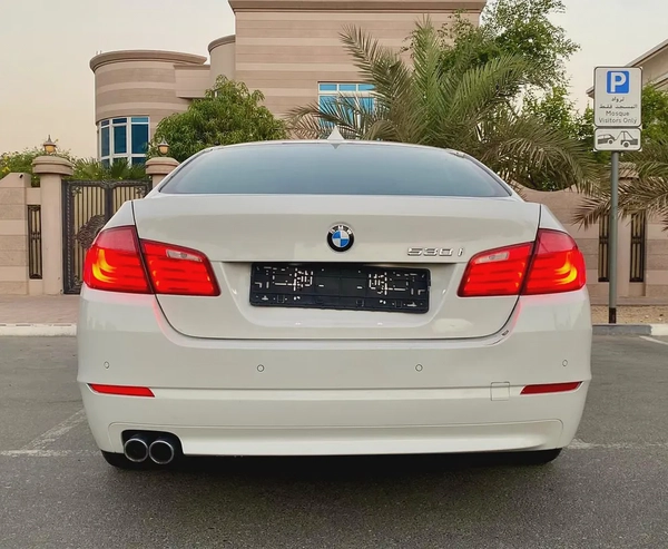 2013 BMW 530i ||FULL OPTION || 6 cylinder|| accident free|| original paint ||GCC SPECS
