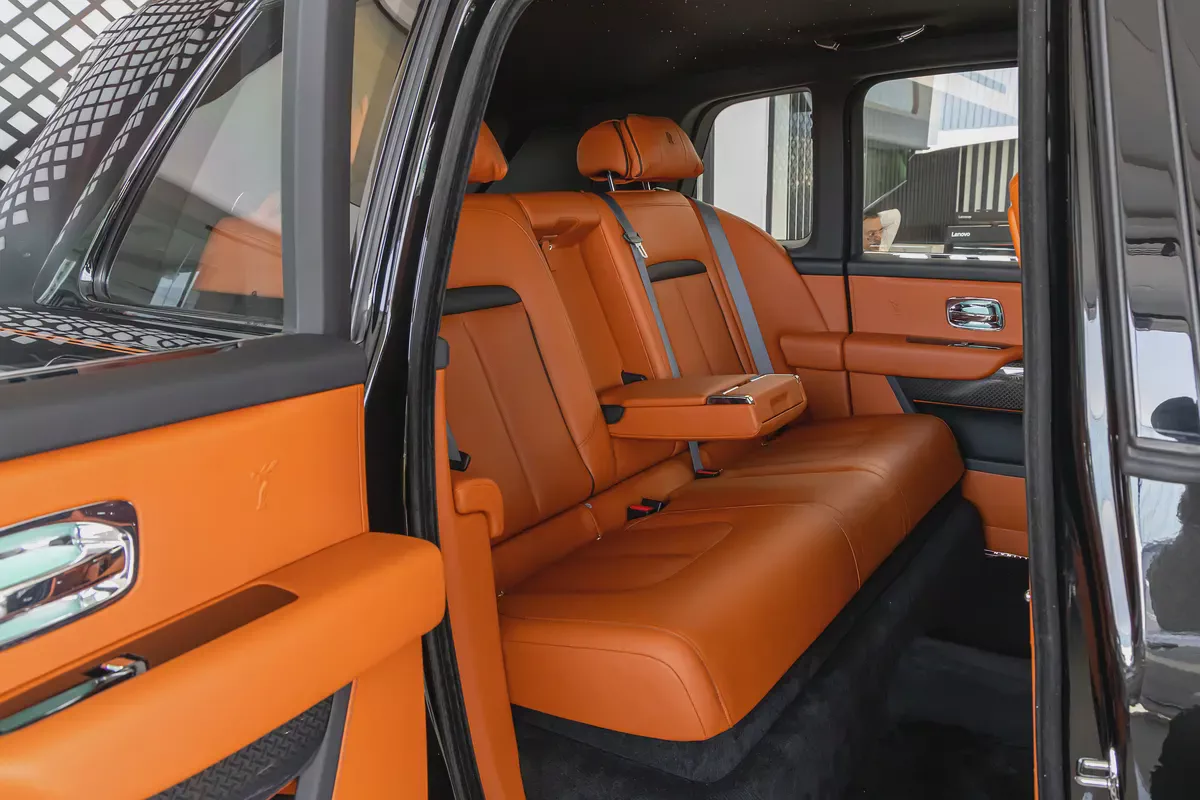 Rolls-Royce Cullinan | Black Badge | GCC Specs | Dealer Warranty Service Contract (AGMC) | 202-10-10