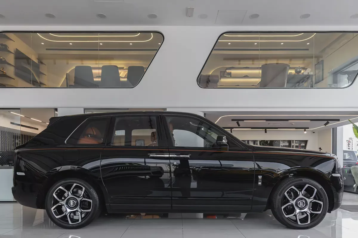 Rolls-Royce Cullinan | Black Badge | GCC Specs | Dealer Warranty Service Contract (AGMC) | 202-6-6