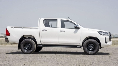 Toyota Hilux (LHD) TOYOTA HILUX DC COMFORT PLUS 2.4D MT 4X4 MY2025 - WHITE-7