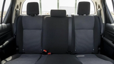 Toyota Hilux (LHD) TOYOTA HILUX DC COMFORT PLUS 2.4D MT 4X4 MY2025 - WHITE-18