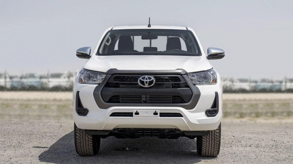 Toyota Hilux (LHD) TOYOTA HILUX DC COMFORT PLUS 2.4D MT 4X4 MY2025 - WHITE