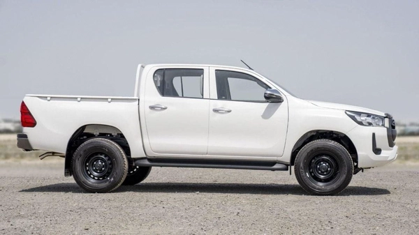 Toyota Hilux (LHD) TOYOTA HILUX DC COMFORT PLUS 2.4D MT 4X4 MY2025 - WHITE