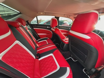 2015 Chrysler 300C-8