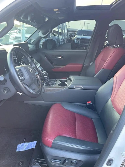 Toyota Land Cruiser VXR Grand Touring 2022 - GCC Specs - Pristine Condition-2