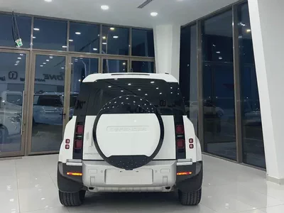 2024 Land Rover Defender 110 HSE | GCC Specs | Brand New Condition-9