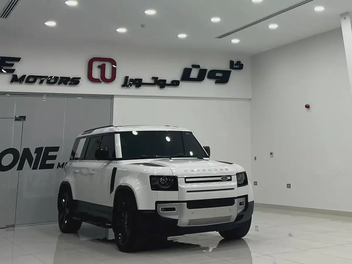 2024 Land Rover Defender 110 HSE | GCC Specs | Brand New Condition-1-1