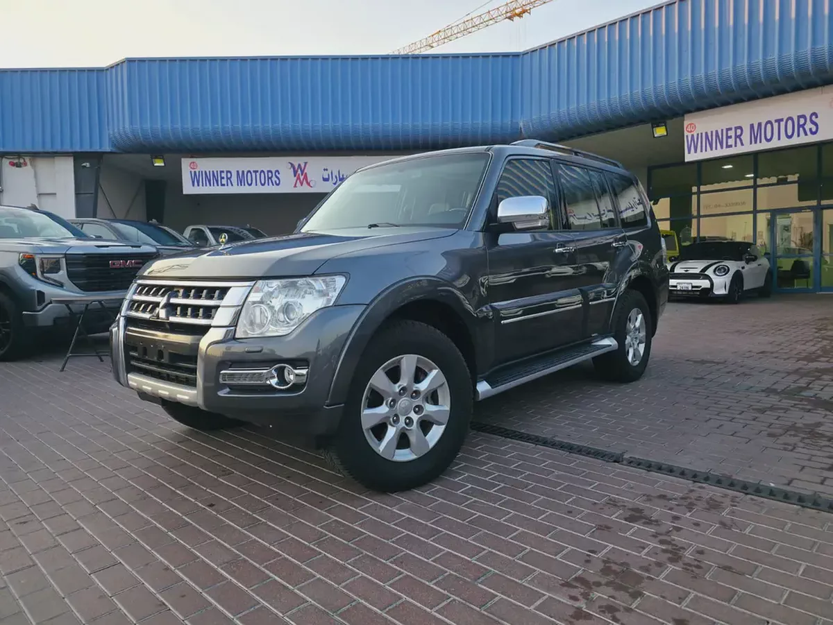 Mitsubishi Pajero 2019 GLS Top Line | GCC Specs | Full Service History From Company Well Maintained-3-3