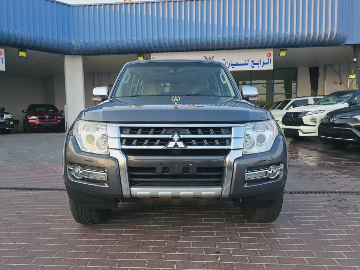 Mitsubishi Pajero 2019 GLS Top Line | GCC Specs | Full Service History From Company Well Maintained-4-4
