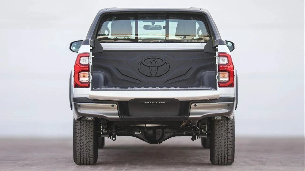 Toyota Hilux  ADENTURE 4.0L -2026-6-6