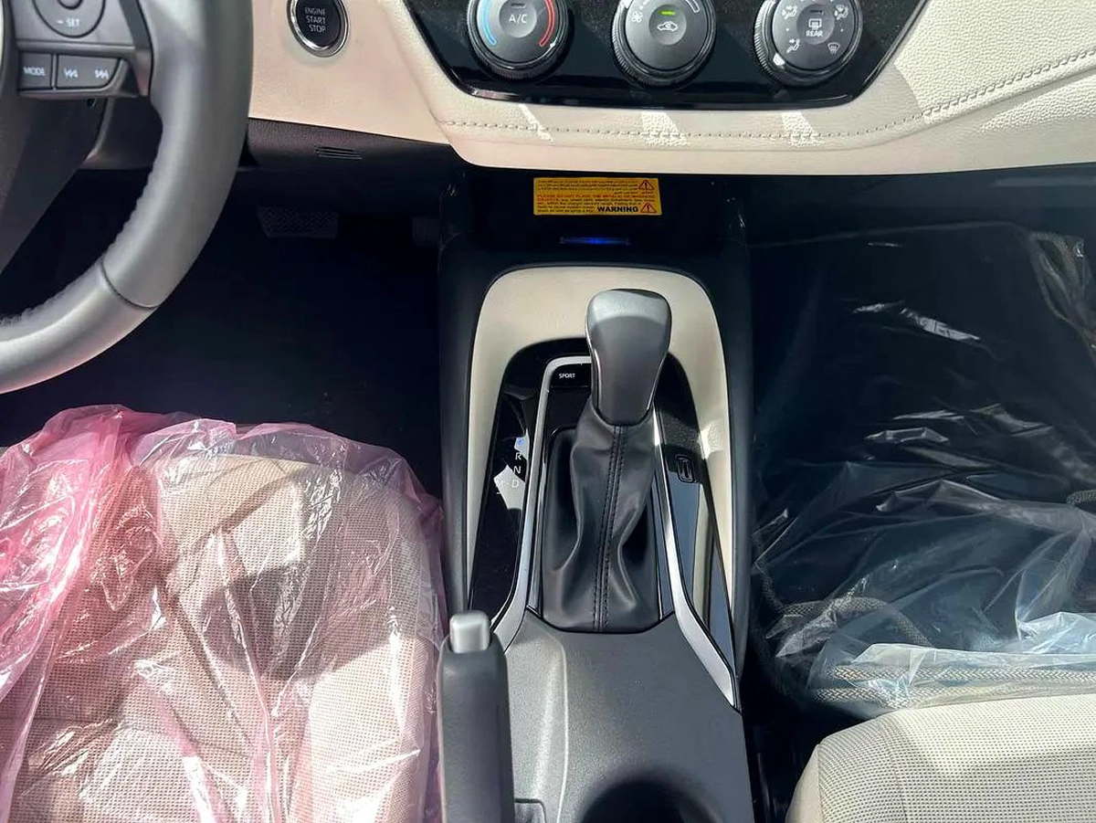 2025 TOYOTA COROLLA GLI 2.0L GCC BRAND NEW 0KM-13-13