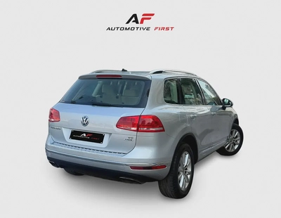 2015 Volkswagen Touareg SE-10