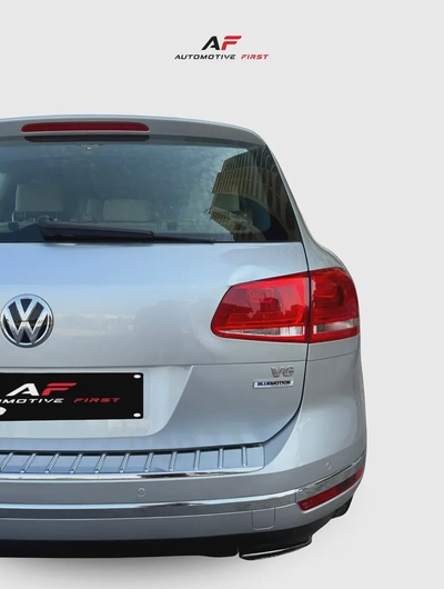 2015 Volkswagen Touareg SE-11