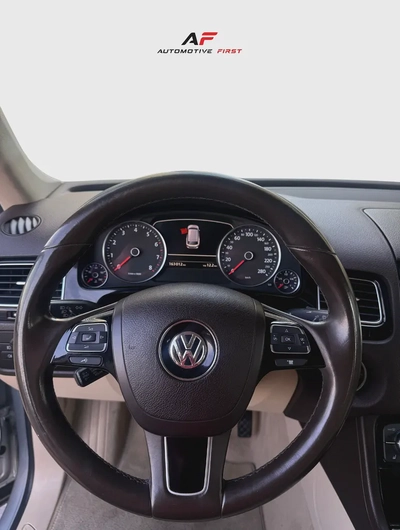 2015 Volkswagen Touareg SE-5