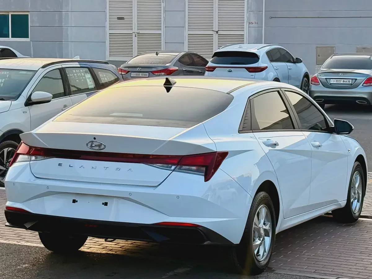 2023 Hyundai Elantra Comfort | GCC Specs | Low Mileage | Excellent Condition-4-4