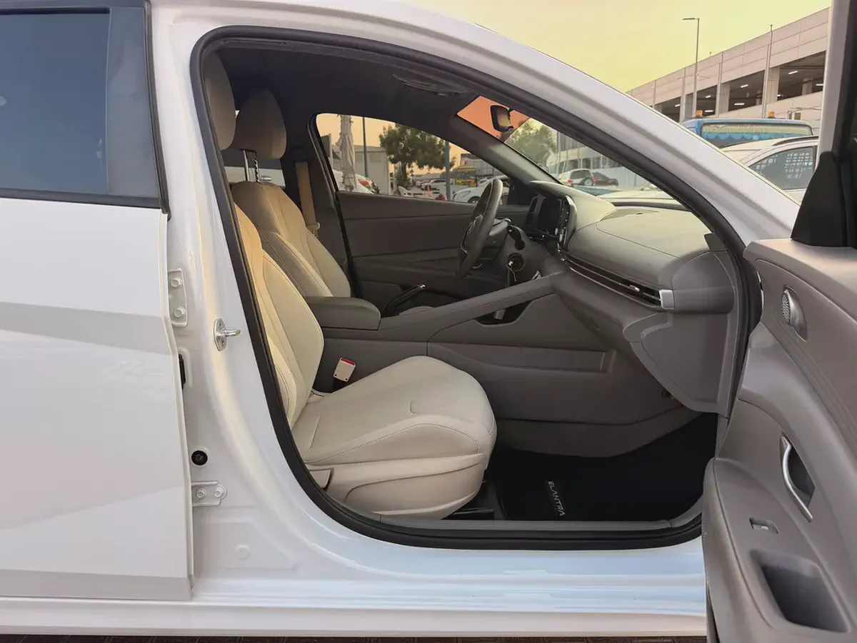 2023 Hyundai Elantra Comfort | GCC Specs | Low Mileage | Excellent Condition-8-8