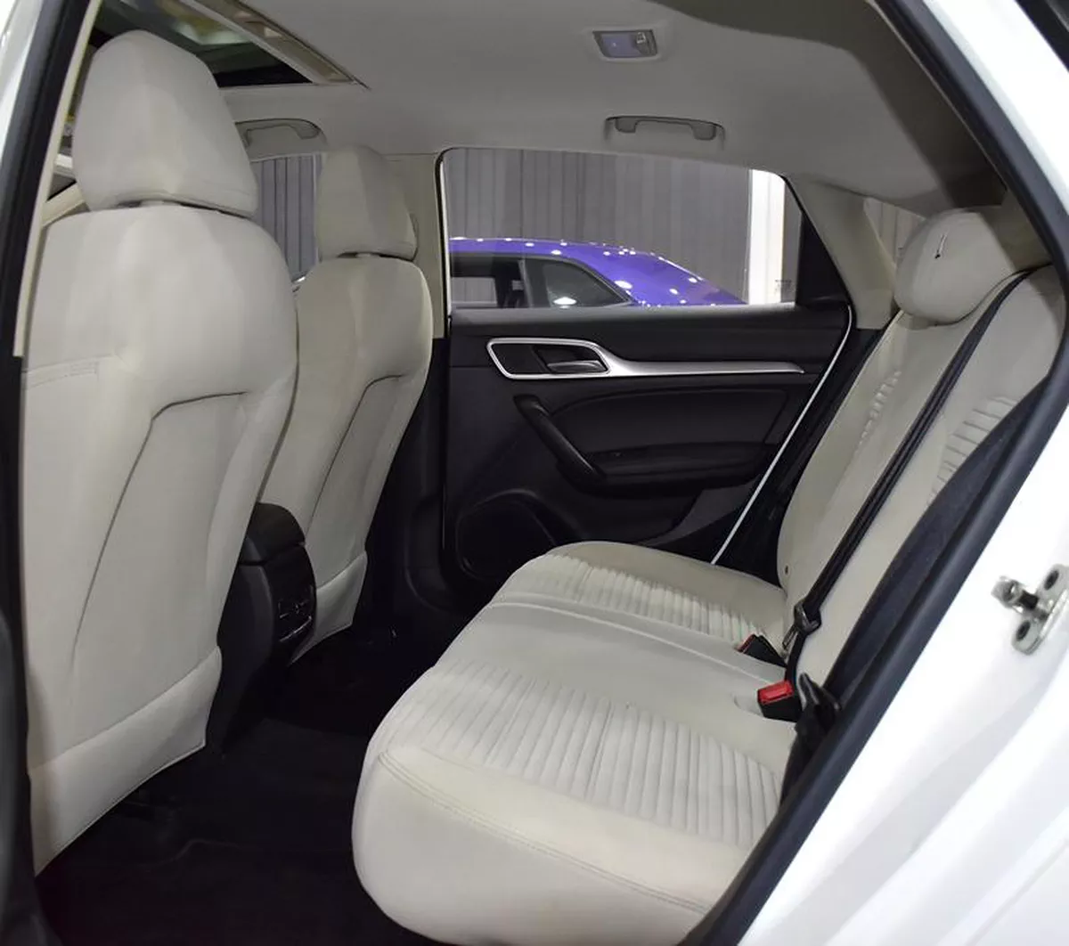 MG 6 ( 2022 Model ) in White Color GCC Specs-5-5